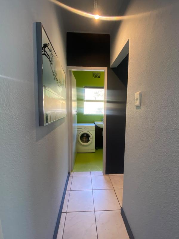 To Let 1 Bedroom Property for Rent in Sea Point Western Cape